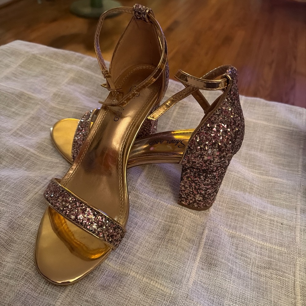 Elegant Gold Glitter Women's Sandals